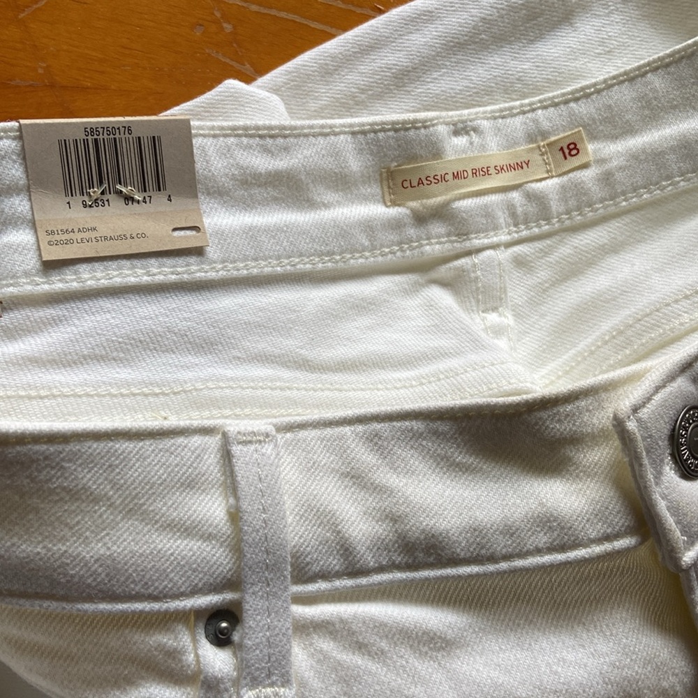 Levi's White Classic Mid-Rise Skinny Jeans Timeless Style Size 18 - Picture 12 of 13